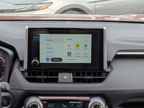 Certified 2025 Toyota RAV4 XLE w/ Convenience Package FWD image 31