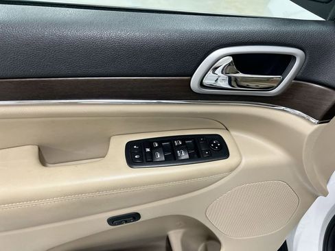 Used 2018 Jeep Grand Cherokee Limited w/ Luxury Group II image 22