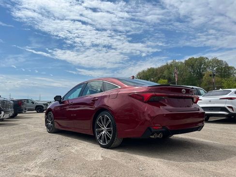 Used 2019 Toyota Avalon XSE w/ All Weather Liner Package FWD image 7