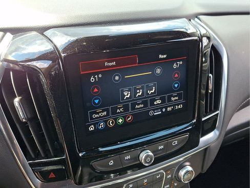 Used 2023 Chevrolet Traverse LT w/ Rear Camera Mirror Package AWD/4WD image 16