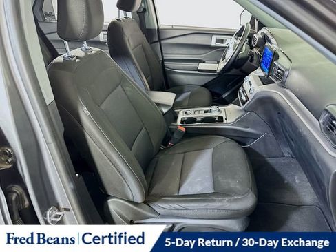Used 2022 Ford Explorer XLT image 13