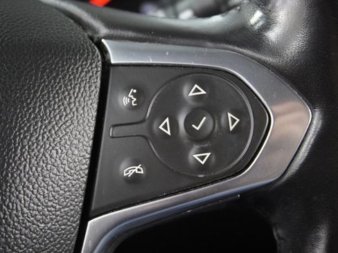 Used 2020 Chevrolet Traverse LT w/ Driver Confidence II Package AWD/4WD image 18