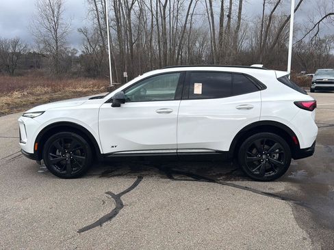 Used 2025 Buick Envision Sport Touring image 2