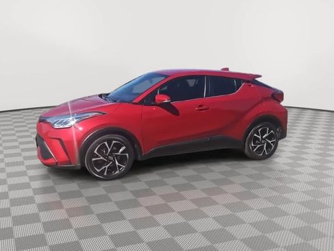 Used 2021 Toyota C-HR XLE FWD image 4