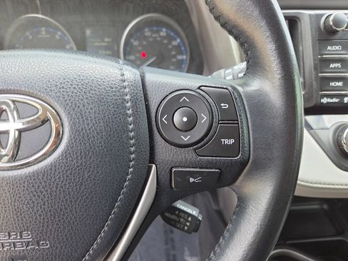 Used 2018 Toyota RAV4 XLE FWD image 34