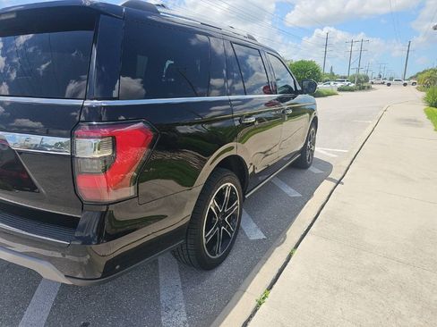 Used 2021 Ford Expedition Limited AWD/4WD image 5
