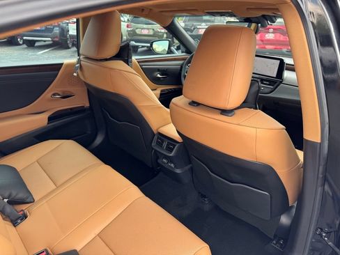 Used 2025 Lexus ES 300h F Sport FWD image 40