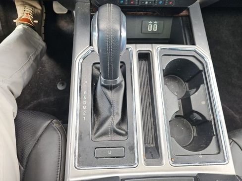 Used 2016 Ford F150 Platinum w/ Equipment Group 701A Luxury image 17