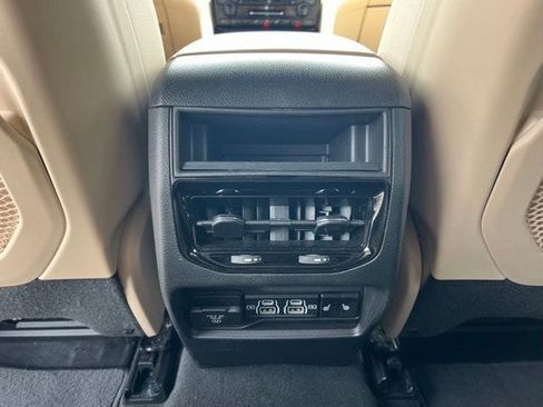 Certified 2023 Jeep Grand Cherokee Limited AWD/4WD image 23