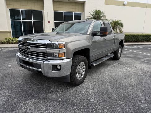 Used 2017 Chevrolet Silverado 2500 LT w/ LT Convenience Package RWD image 2