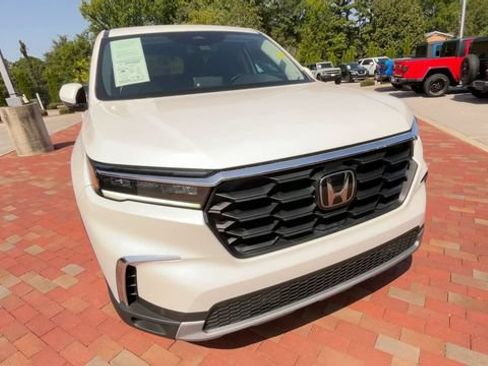 Certified 2025 Honda Pilot EX-L image 4