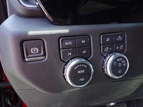 New 2025 GMC Sierra 2500 SLT w/ SLT Convenience Package image 17