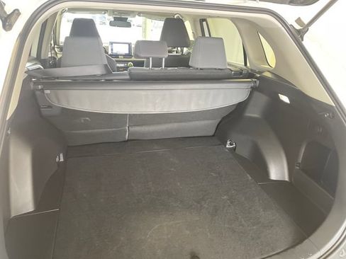Used 2025 Toyota RAV4 XLE FWD image 19