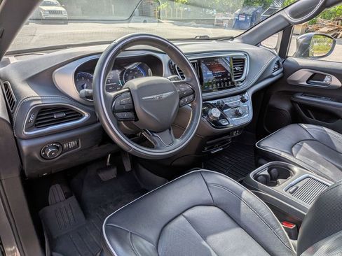 Used 2020 Chrysler Pacifica Limited w/ Advanced Safetytec Group FWD image 15