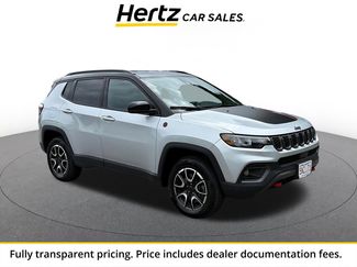 Used 2025 Jeep Compass Trailhawk w/ Trailer Tow Group AWD/4WD video 1