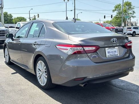 Used 2018 Toyota Camry XLE w/ Audio Package FWD image 7