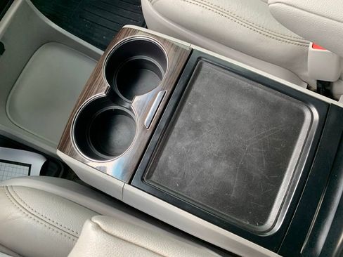 Used 2017 Toyota Sienna XLE Premium image 24