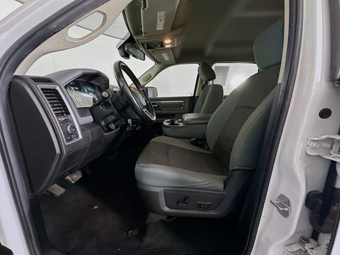 Used 2019 RAM 1500 Big Horn RWD image 13