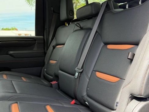 Used 2024 GMC Sierra 2500 AT4 w/ AT4 Preferred Package image 20