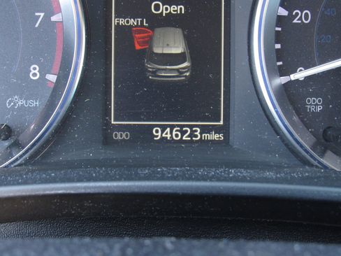 Used 2016 Toyota Highlander Limited image 30