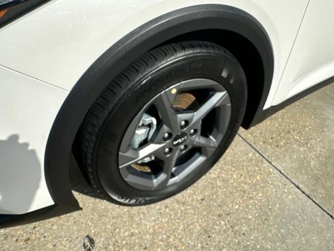 Used 2025 Kia K4 FWD image 41