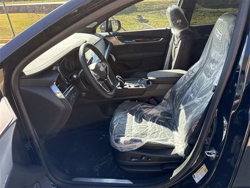 New 2026 Cadillac XT5 Premium Luxury w/ LPO, Floor Liner Package image 8
