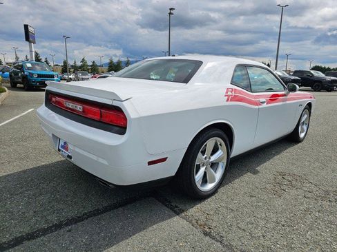 Used 2014 Dodge Challenger R/T image 3