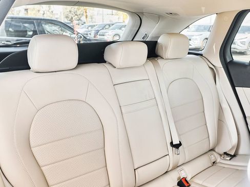 Used 2022 Mercedes-Benz GLC 300 w/ Premium Package Lite image 38