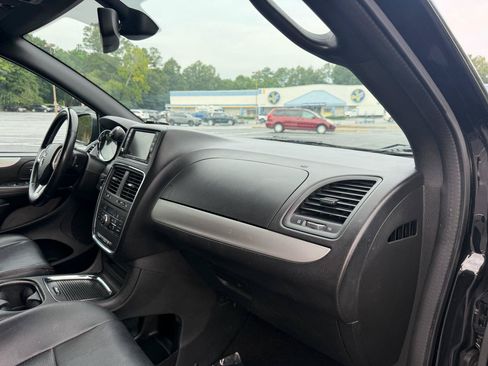 Used 2018 Dodge Grand Caravan GT FWD image 15