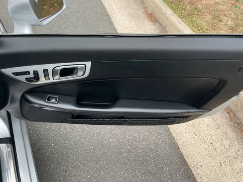 Used 2013 Mercedes-Benz SLK 250 image 19