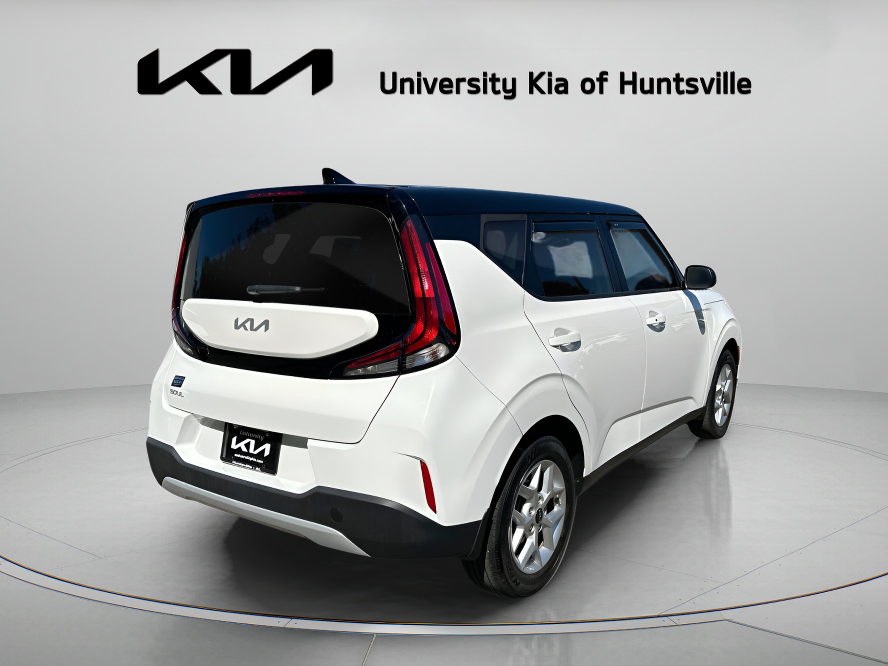 Used 2024 Kia Soul S FWD image 8