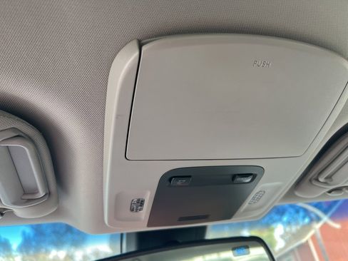 Used 2018 Toyota Camry LE image 13