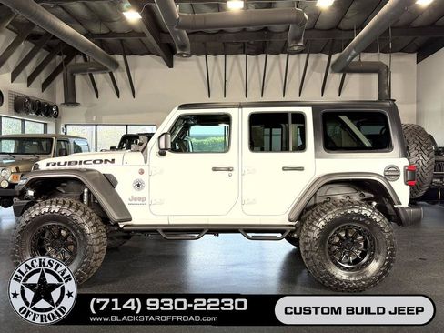 Used 2025 Jeep Wrangler Unlimited Rubicon AWD/4WD image 9