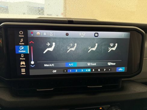 Used 2025 Jeep Gladiator Sport AWD/4WD image 43