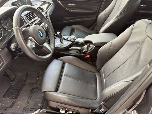Used 2016 BMW 320i xDrive Sedan AWD/4WD image 5