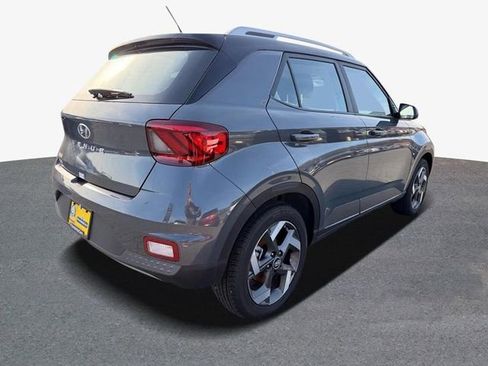 New 2026 Hyundai Venue SEL FWD image 3