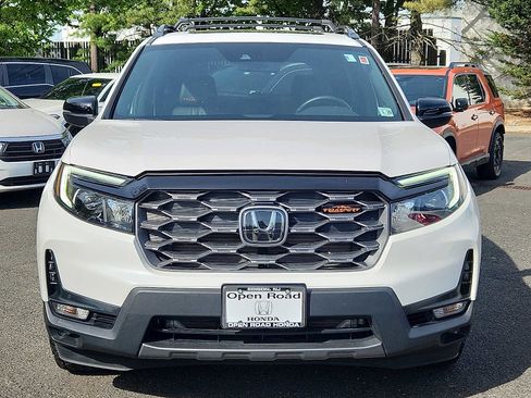Certified 2024 Honda Passport TrailSport image 2