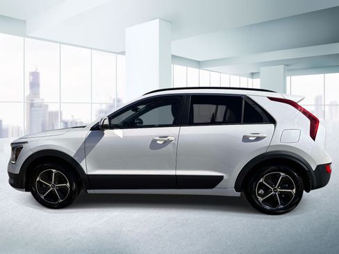 Used 2023 Kia Niro EX FWD image 2