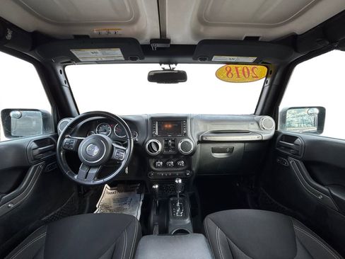 Used 2018 Jeep Wrangler Unlimited Sahara w/ Connectivity Group image 13