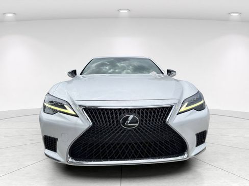 Used 2023 Lexus LS 500 w/ Accessory Package (Z2) RWD image 2