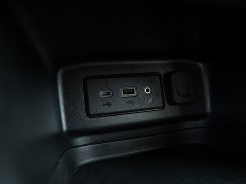 Used 2023 Chevrolet Equinox LT image 25