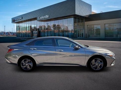 New 2026 Hyundai Elantra SEL Sport Premium FWD image 9