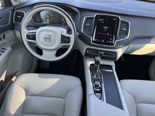 Used 2020 Volvo XC90 T6 Momentum AWD/4WD image 14