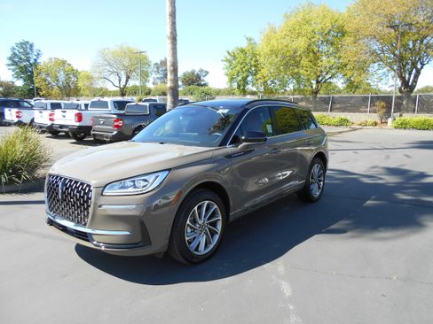 Used 2026 Lincoln Corsair Grand Touring AWD/4WD image 1