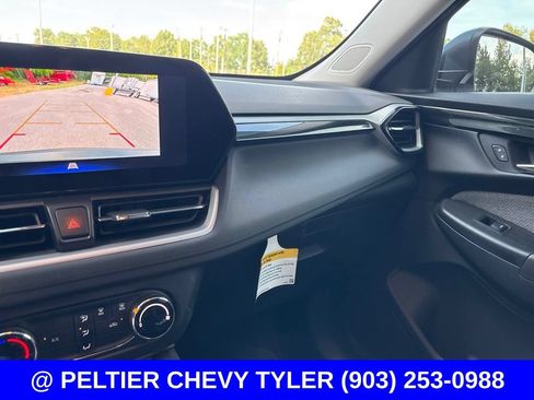 Used 2024 Chevrolet TrailBlazer LS w/ LS Convenience Package FWD image 14
