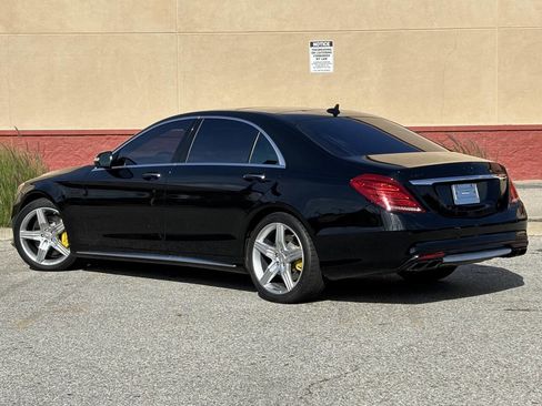Used 2015 Mercedes-Benz S 63 AMG 4MATIC Sedan w/ Driver Assistance Package image 5