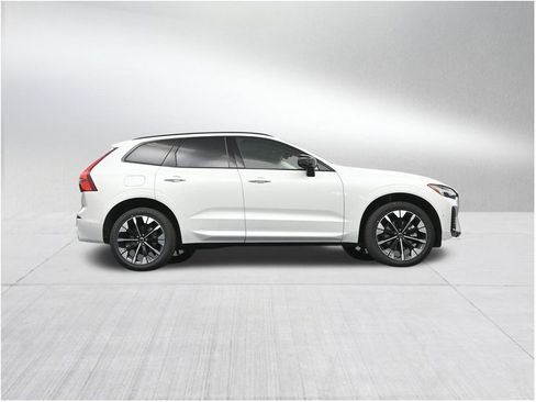 New 2026 Volvo XC60 B5 Plus AWD/4WD image 26