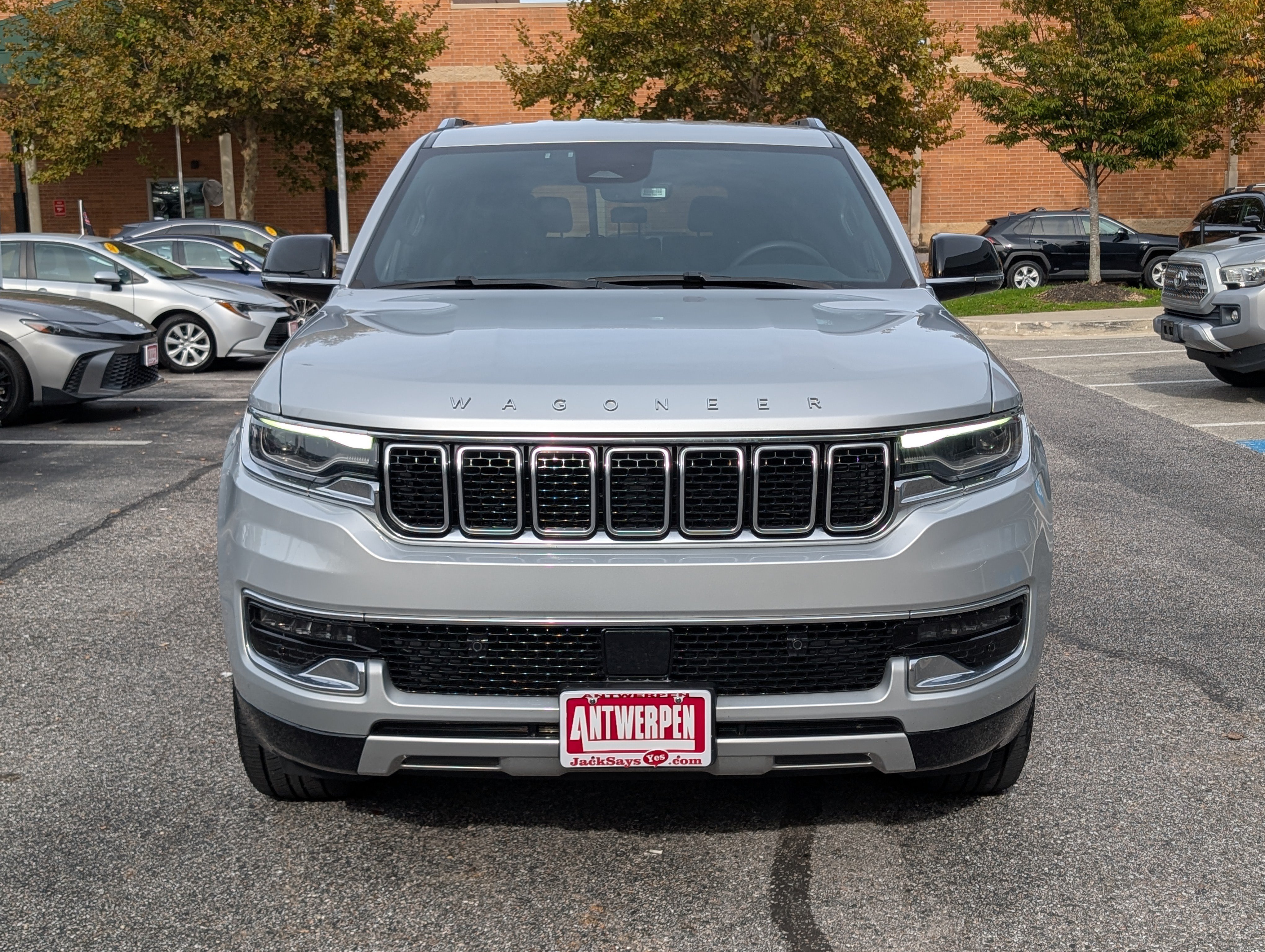 Used 2024 Jeep Wagoneer Series II AWD/4WD image 8