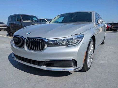 Used 2019 BMW 740i w/ Cold Weather Package image 8
