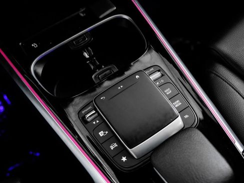 Used 2023 Mercedes-Benz EQB 250+ image 24